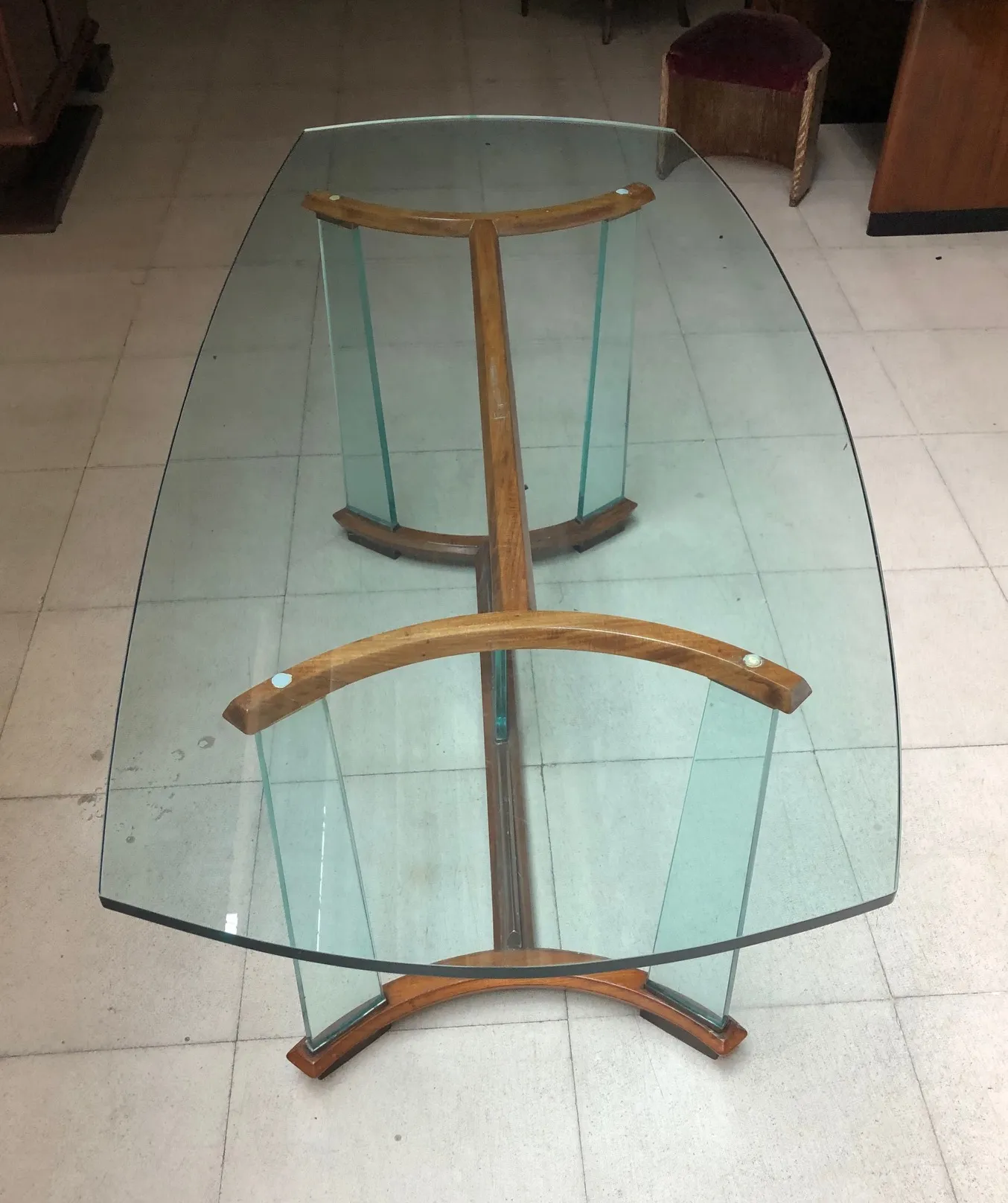 8인용 고풍스러운 Fontana Arte 식탁, 아늑한 환경에서